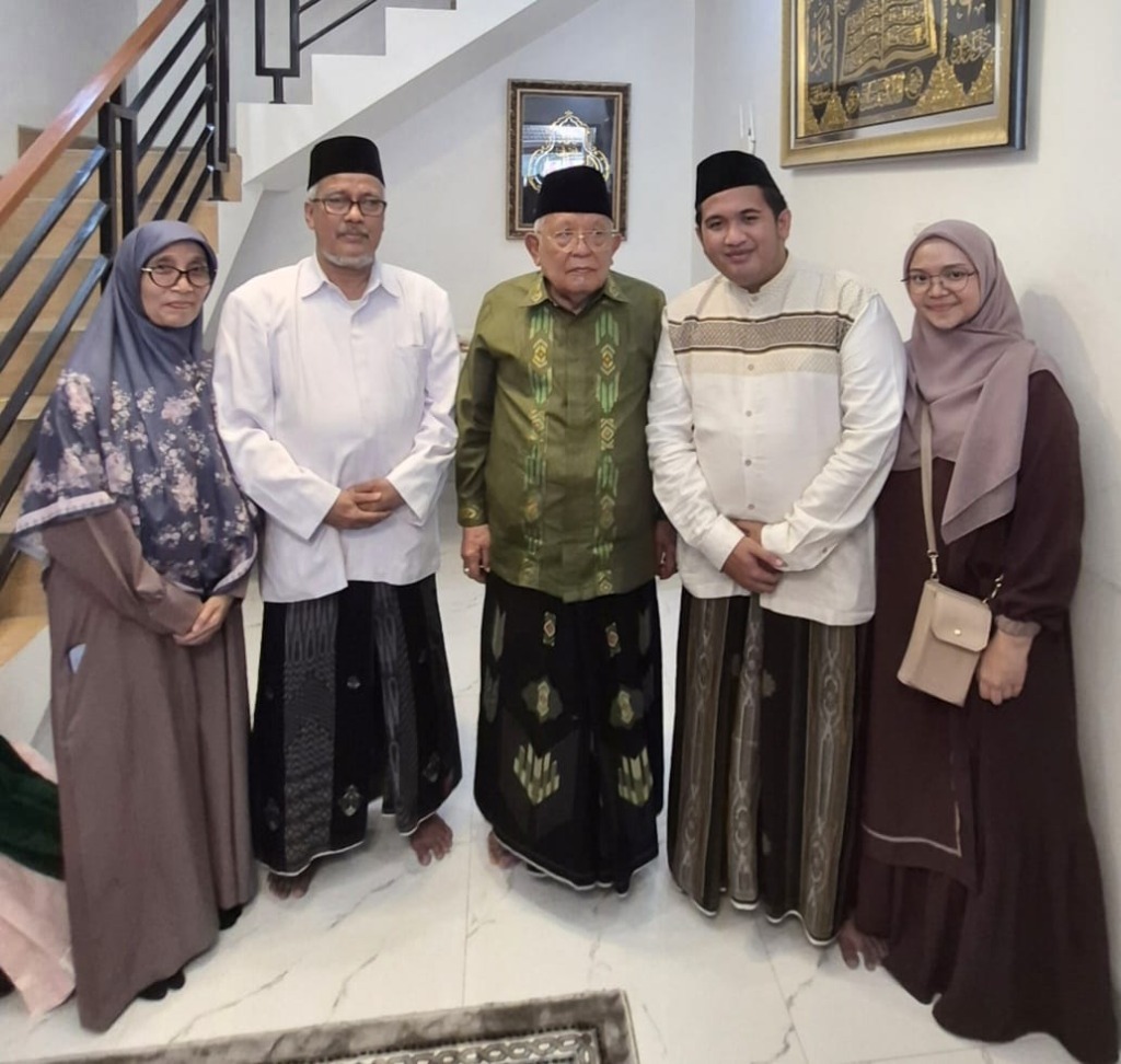 Foto Bersama Keluarga Besar Ponpes Nurul Ilmi